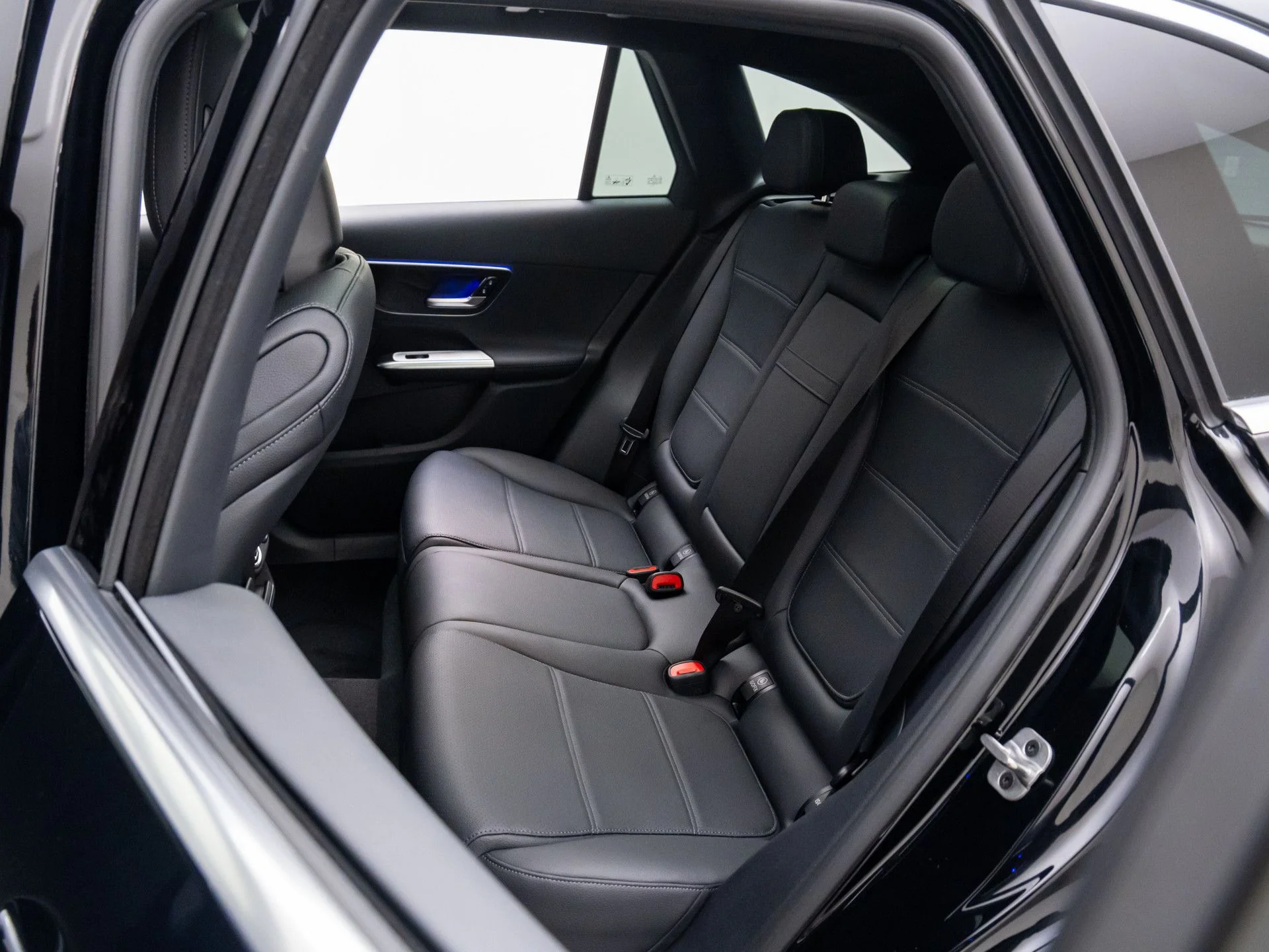 New 2026 Black Mercedes-Benz GLC 300 image 18
