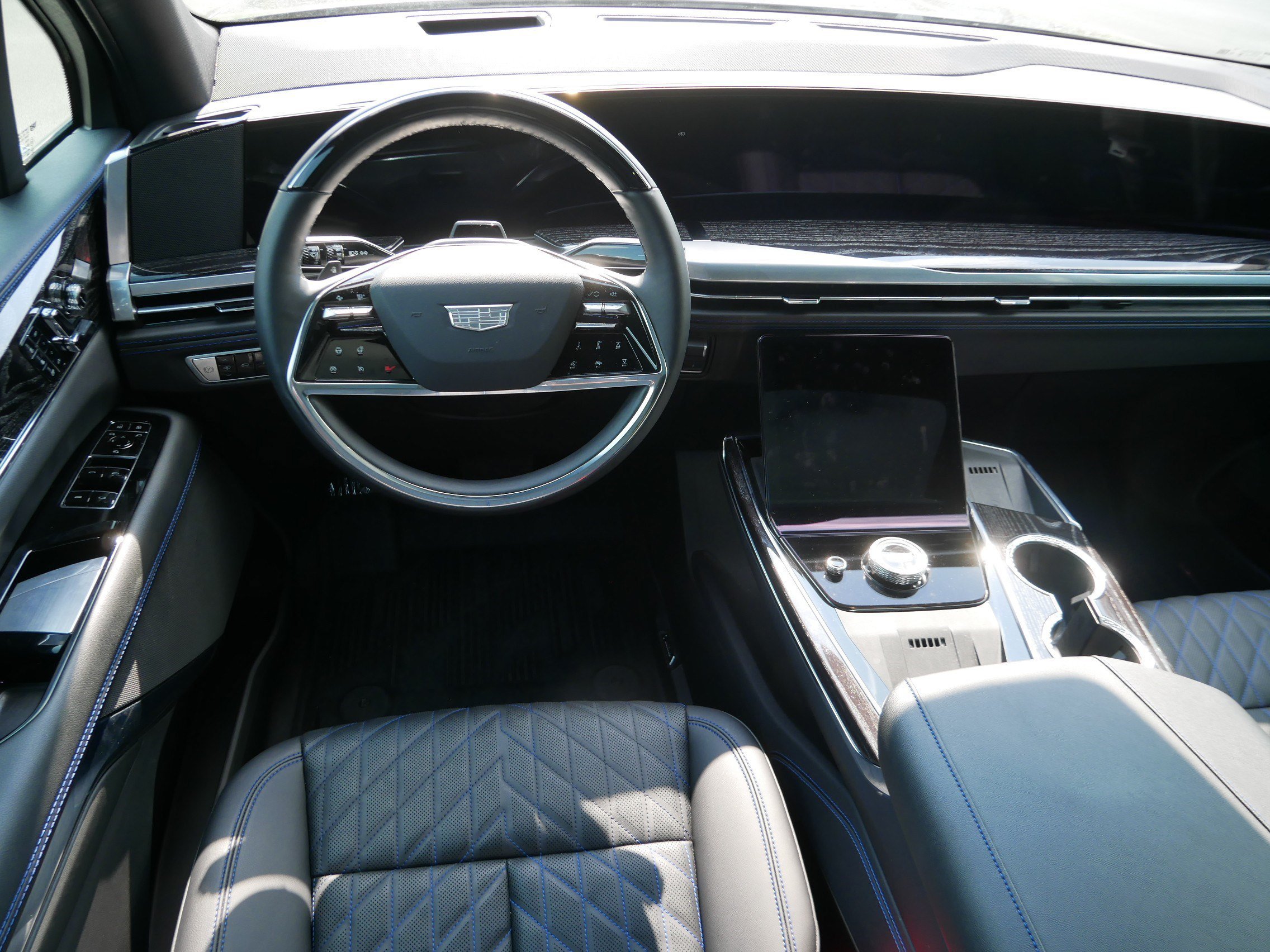 2026 Cadillac Escalade IQ Sport - Photo 17