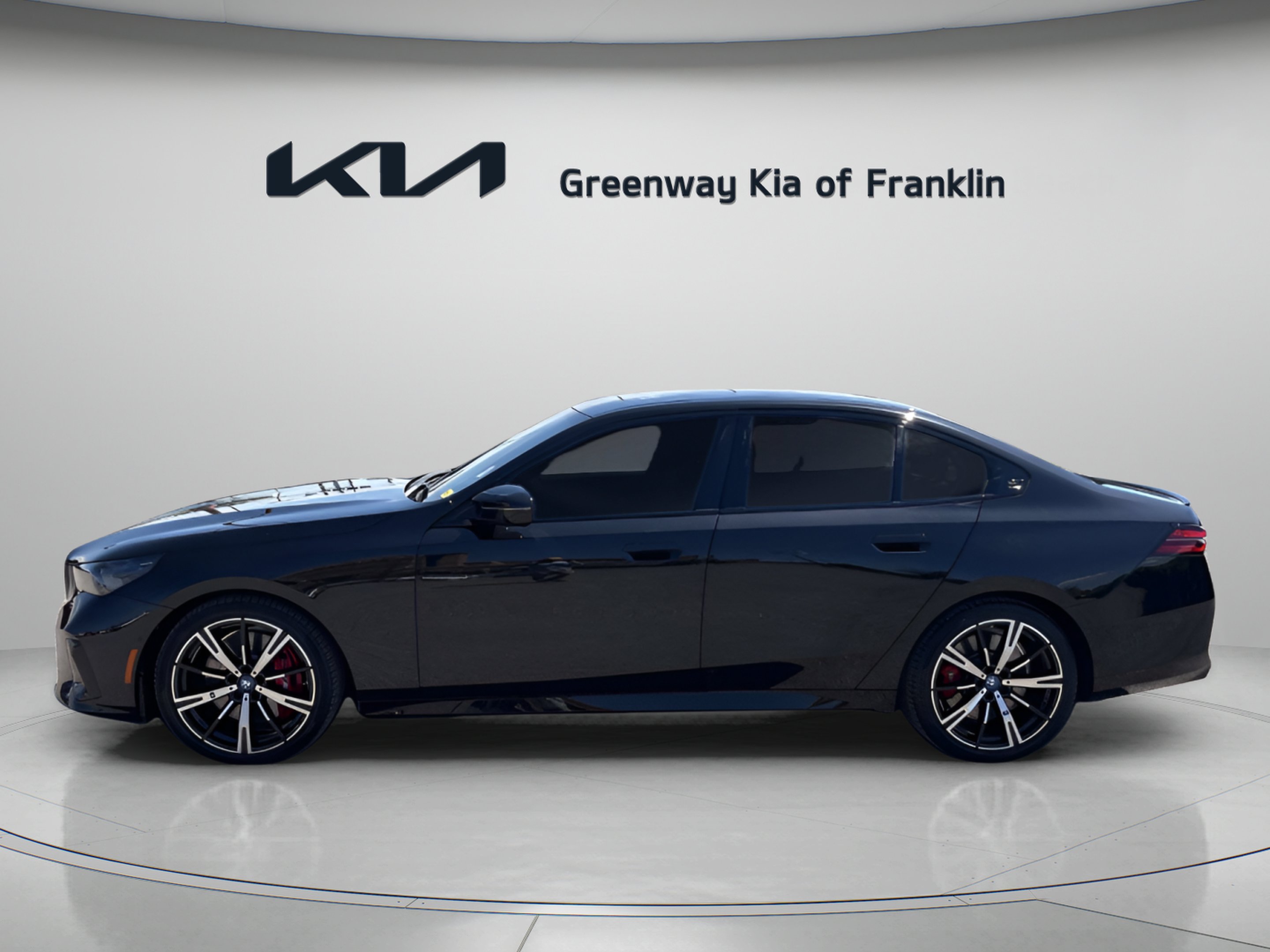 Used 2024 Black Sapphire Metallic BMW M60 image 4