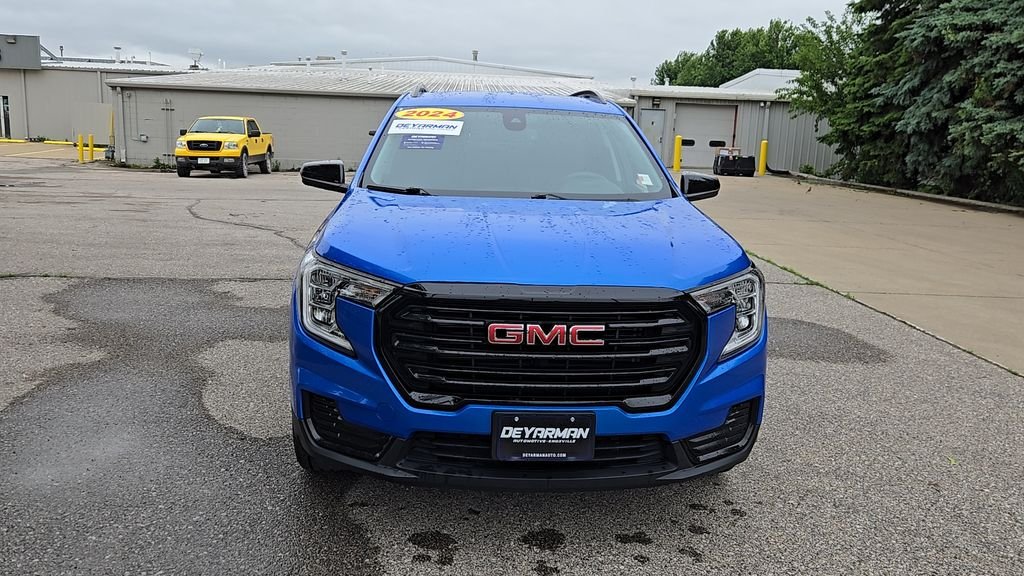 Used 2024 Blue GMC SLE image 3