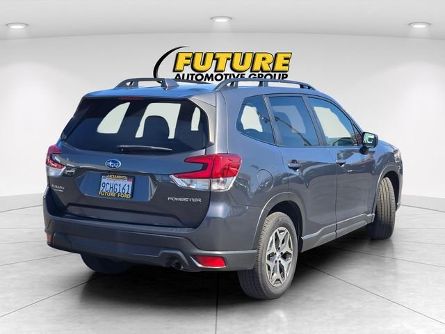 Used 2022 Gray Subaru Premium image 4