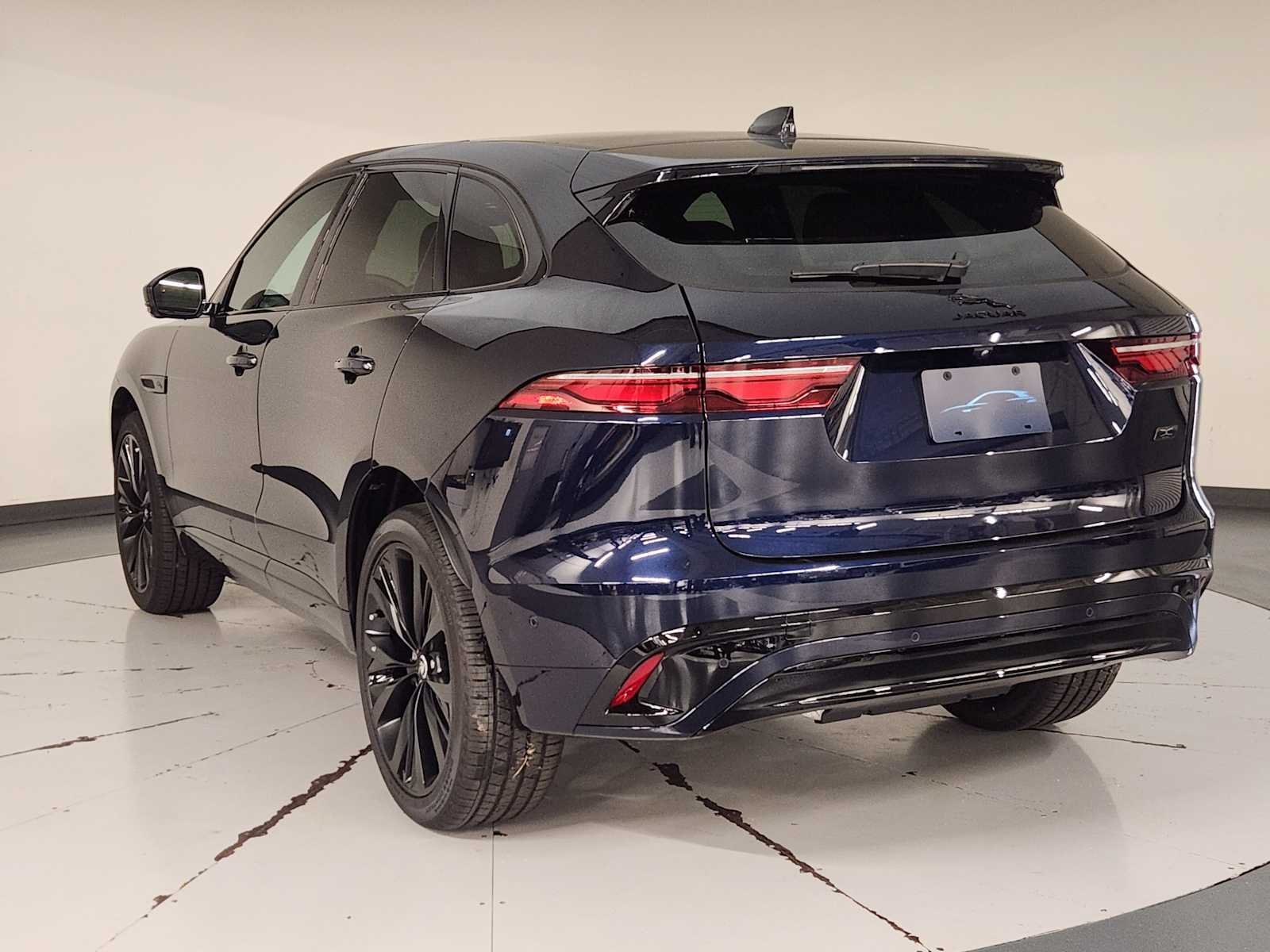 2026 Jaguar F-Pace R-Dynamic S - Photo 6