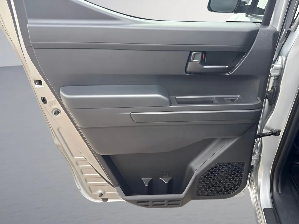 Used 2025  Toyota SR image 27