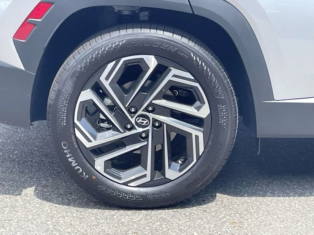New 2026 Silver Hyundai SEL Plus image 8