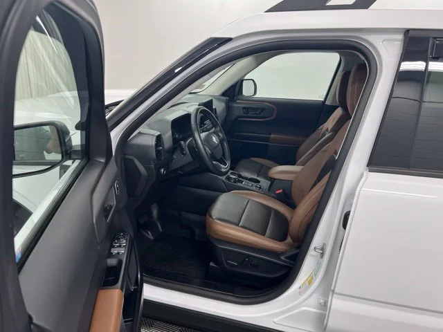 Used 2023 White Ford Badlands image 11