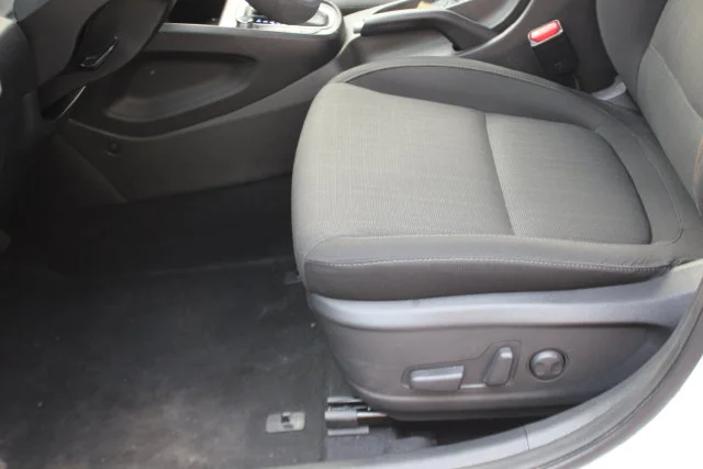 Used 2023 White Hyundai SEL image 19