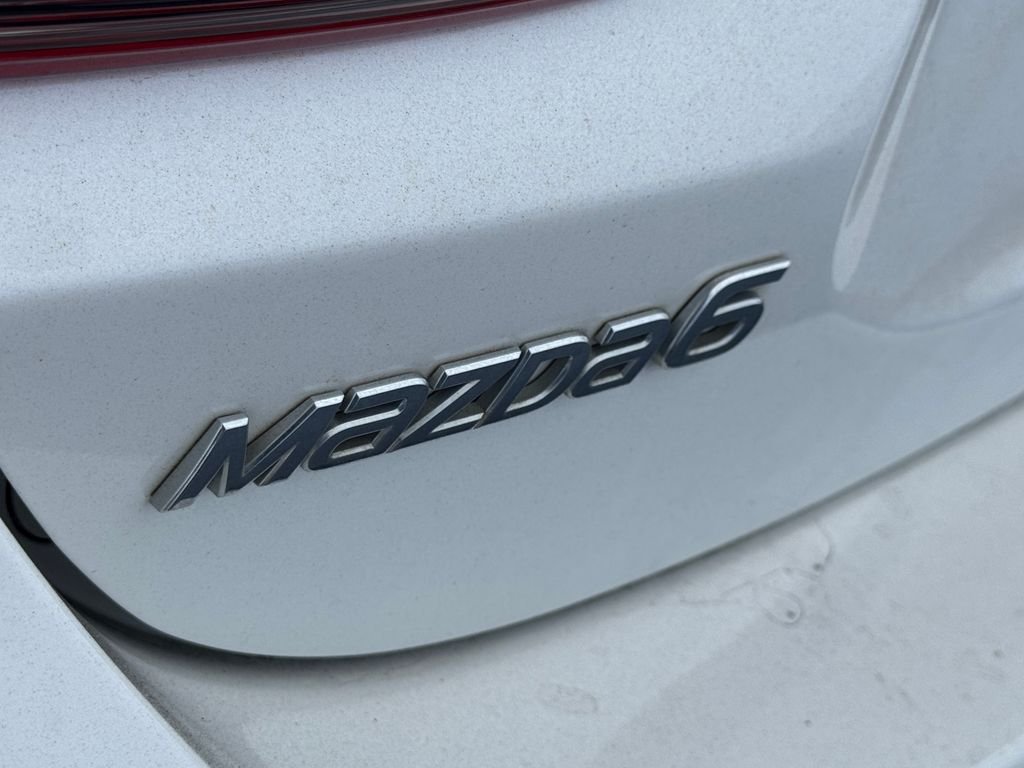 Used 2015 White Mazda i Sport image 15