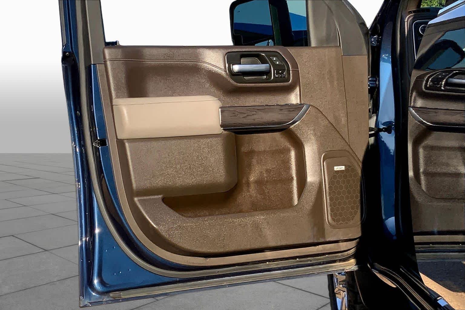 Used 2022 Northsky Blue Metallic Chevrolet LTZ image 22