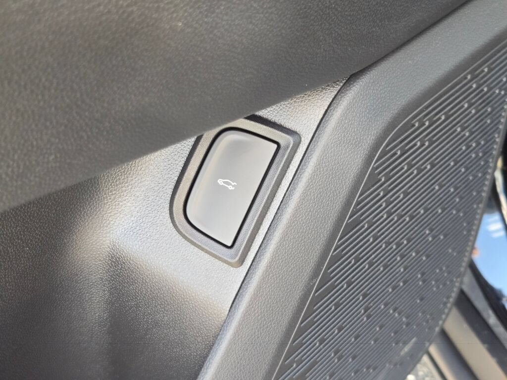 2027 Chevrolet Equinox LT - Photo 21