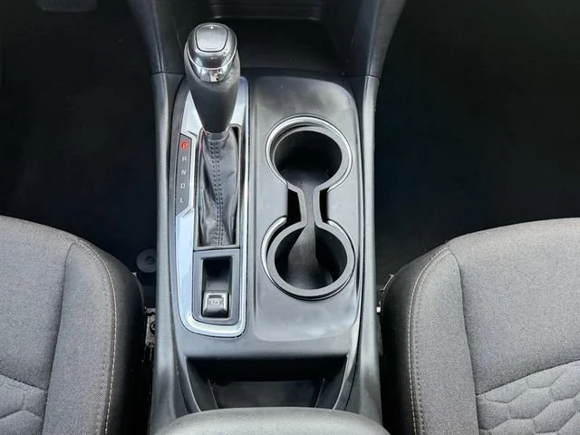 Used 2020 SUMMIT WHITE Chevrolet LT image 17