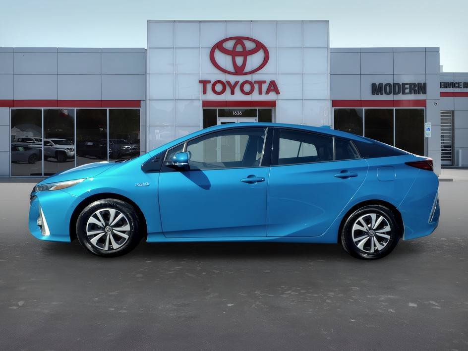 Used 2017 Blue Magnetism Toyota Advanced image 2