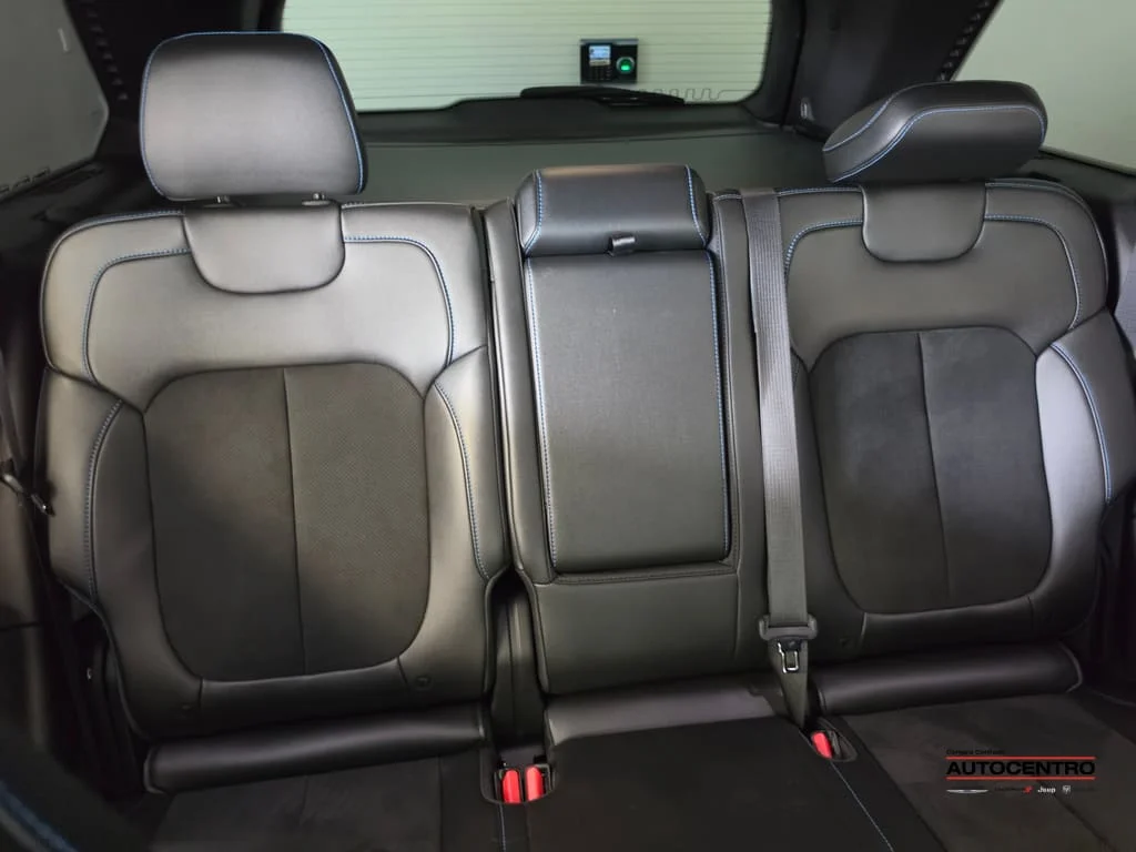 Used 2024 Midnight Sky Jeep  image 3