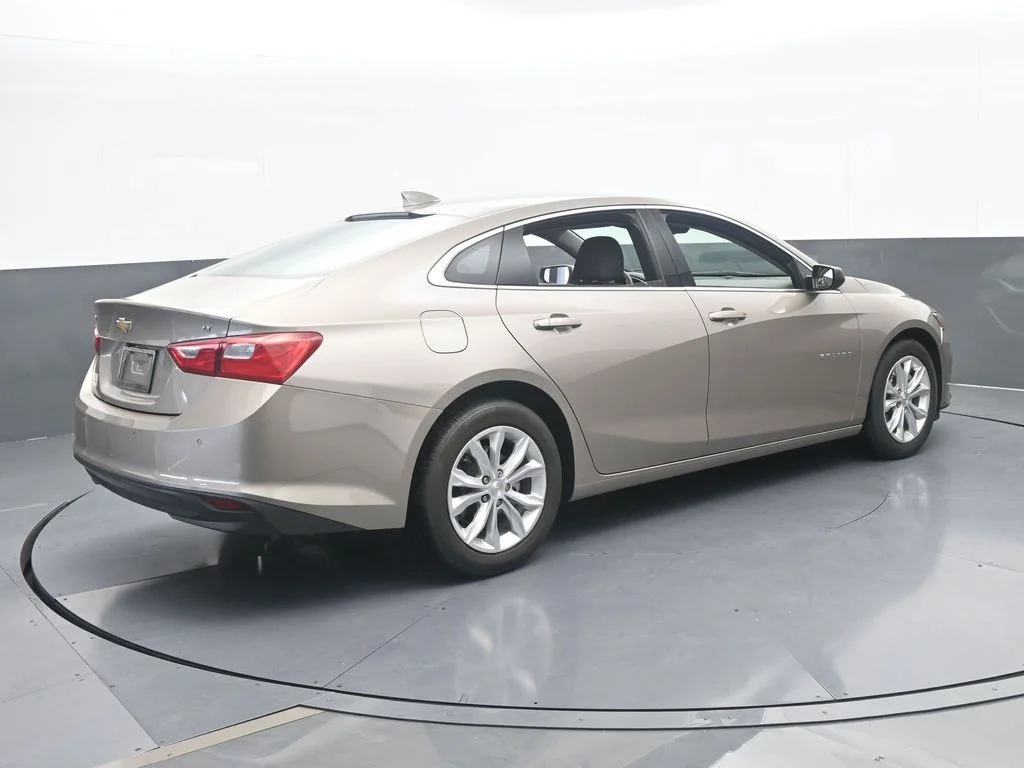 Used 2024 Mineral Gray Metallic Chevrolet LT image 6