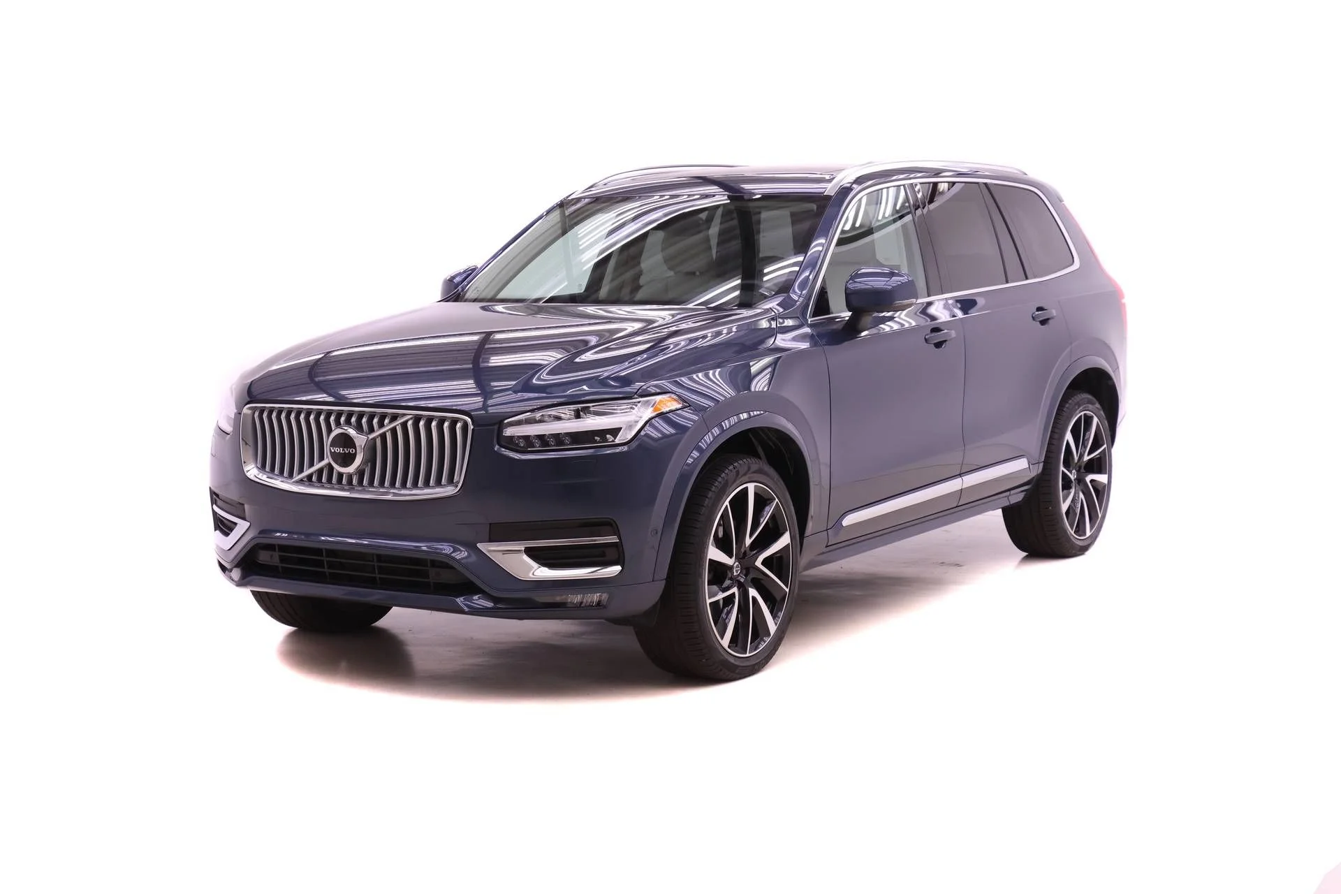 2023 Volvo XC90 B6 Plus 6-Seater 4WD's photo