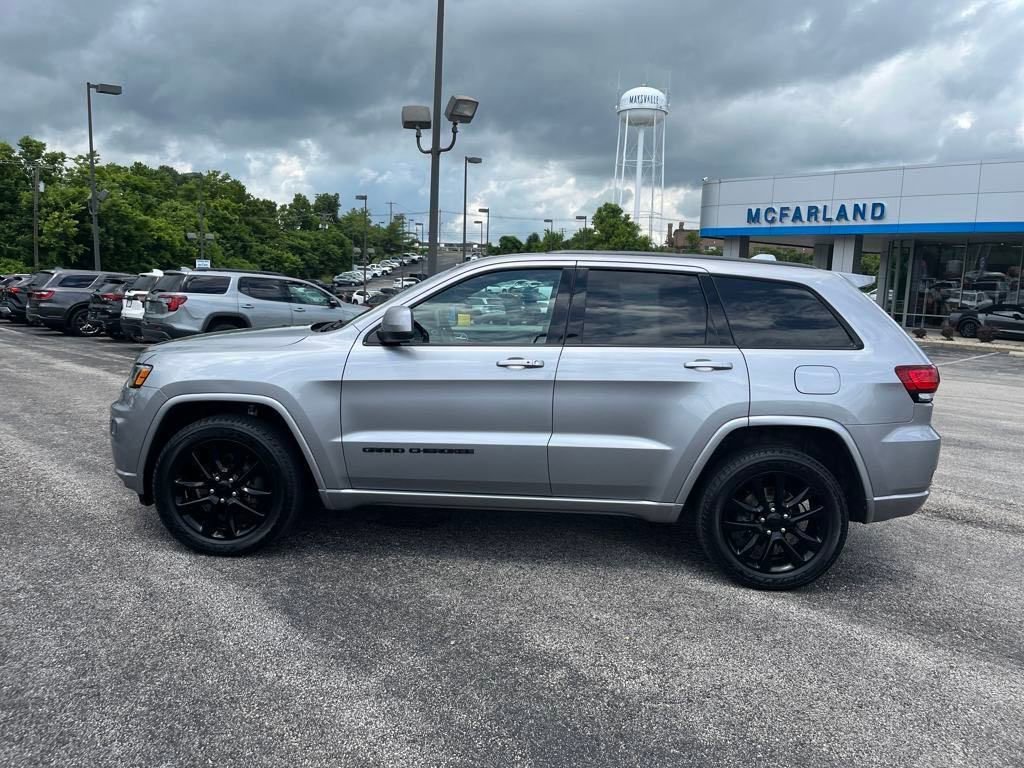 2020 Jeep Grand Cherokee Altitude photo 2