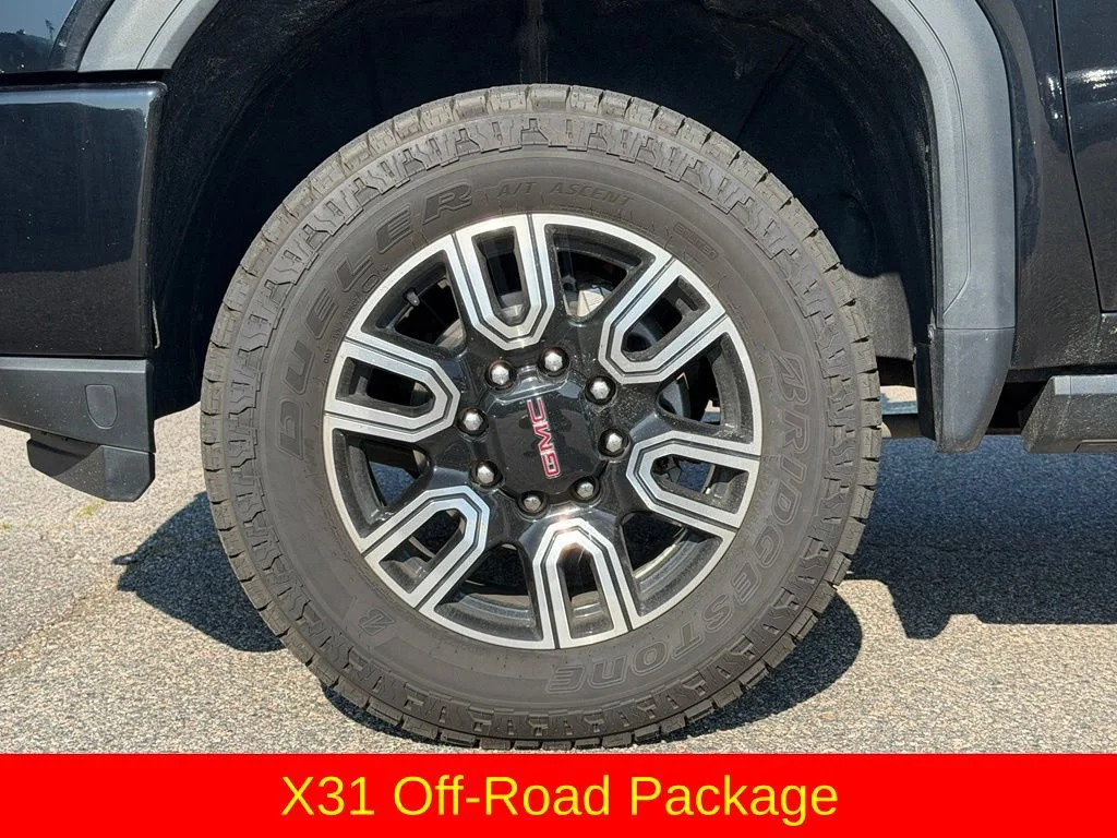 Used 2022 ONYX BLACK GMC AT4 image 13