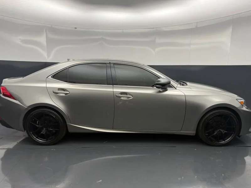 2016 Lexus IS 200t - Photo 6