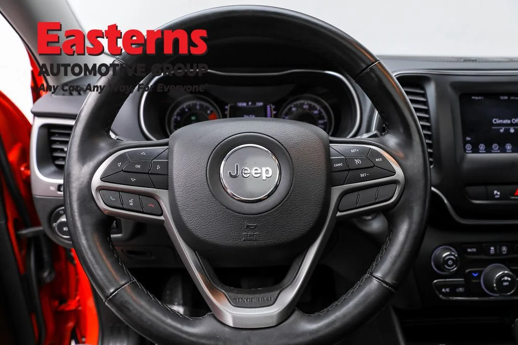 Used 2021 Orange Jeep Latitude Plus image 10