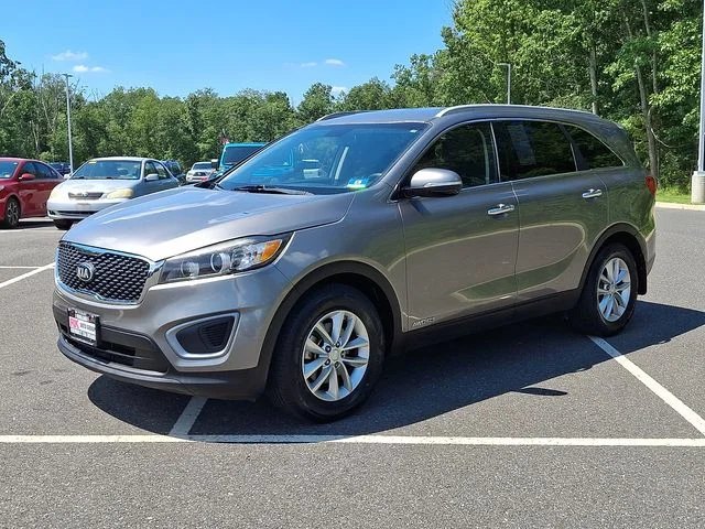 Used 2016 Silver Kia LX image 4