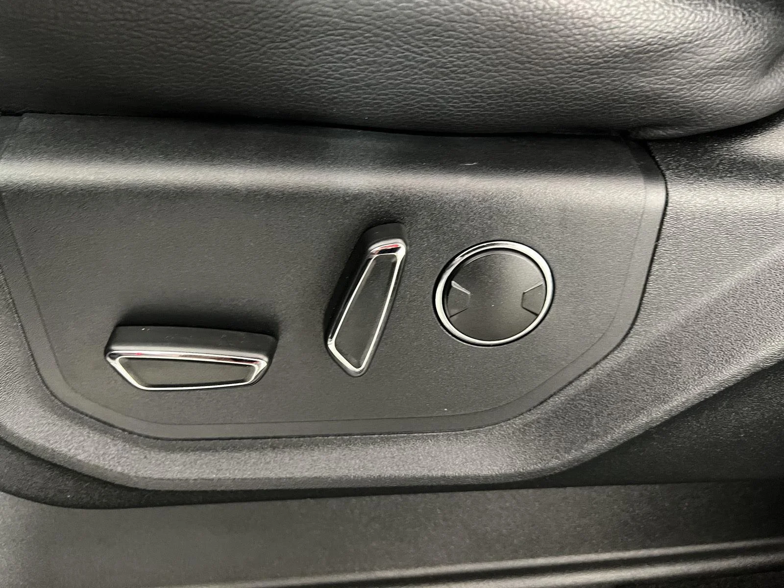 Used 2019 Ingot Silver Ford Limited image 20
