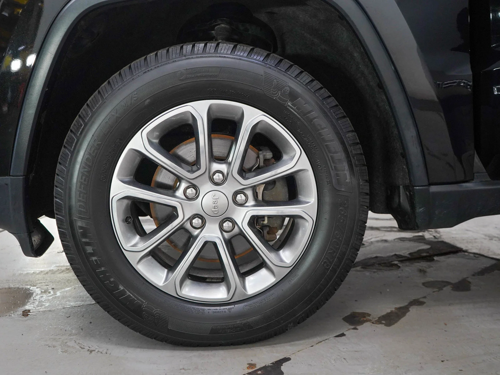Used 2015 Brilliant Black Crystal Pearlcoat Jeep Limited image 30