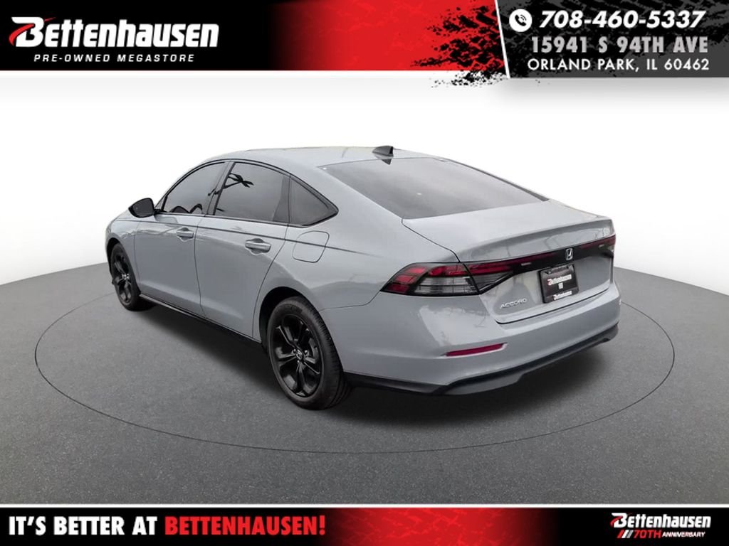 Used 2025 Gray Honda SE image 10