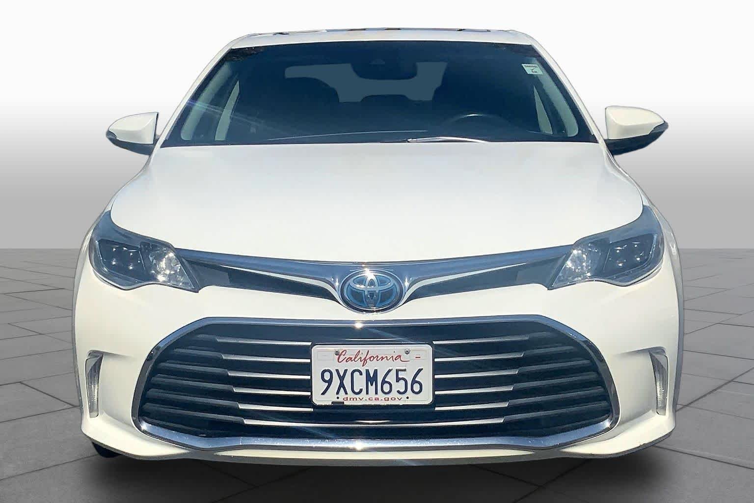 Pre-Owned 2018 Toyota Avalon Hybrid XLE Premium