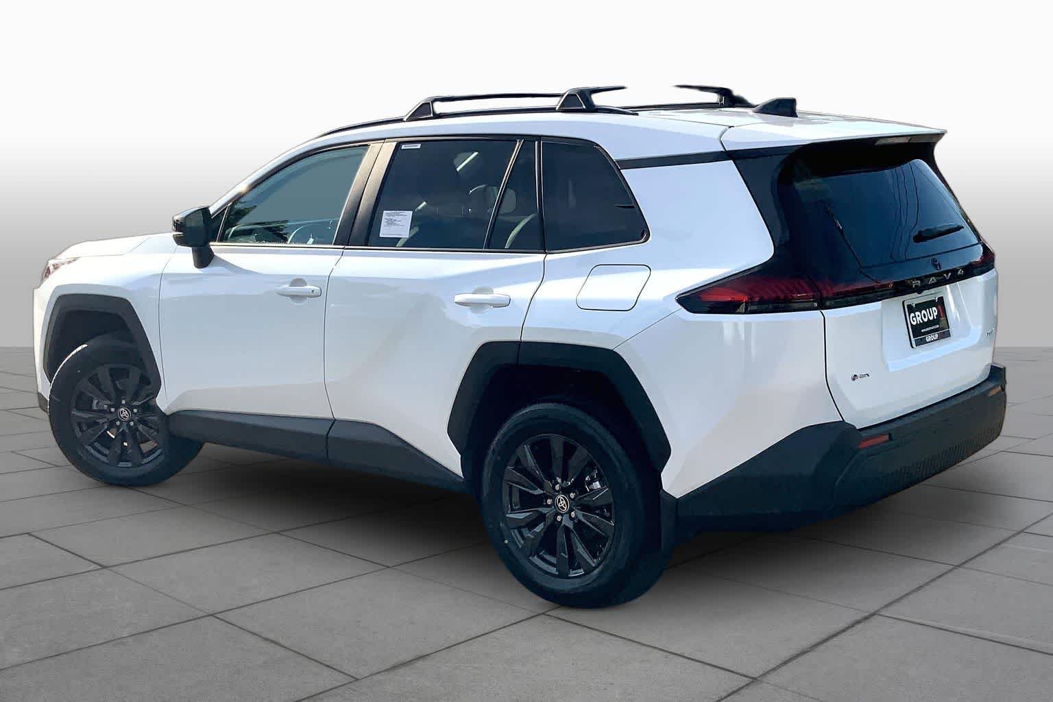 New 2026 Wind Chill Pearl Toyota XLE Premium image 12