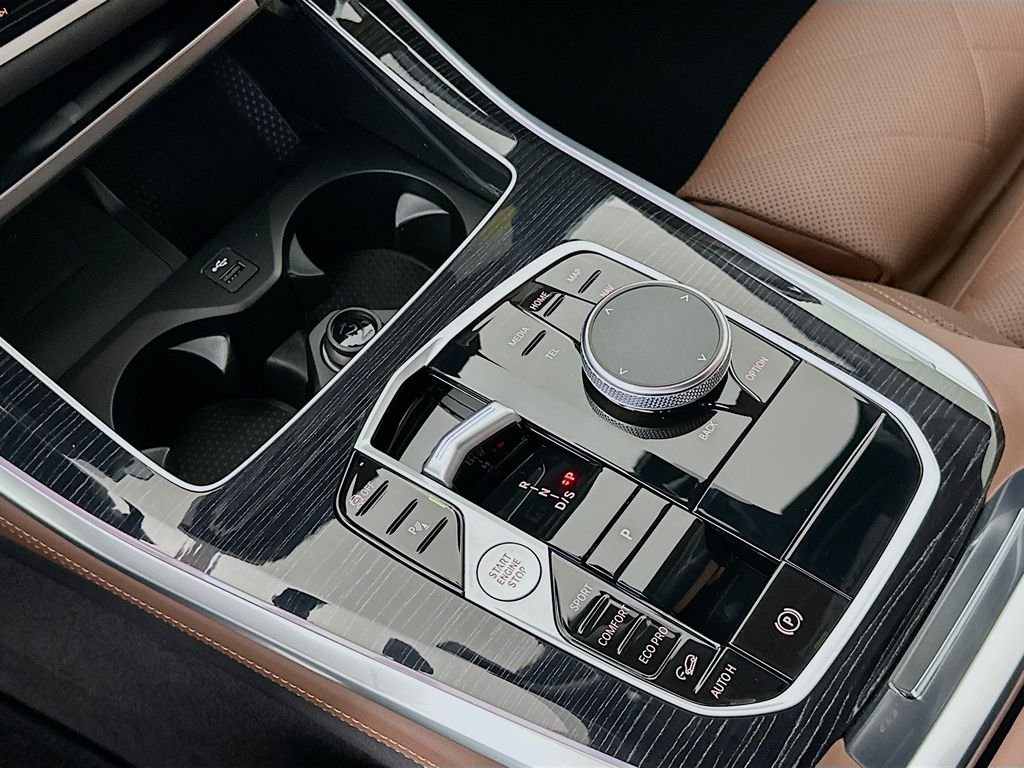 New 2026 Black Sapphire Metallic BMW xDrive40i image 15