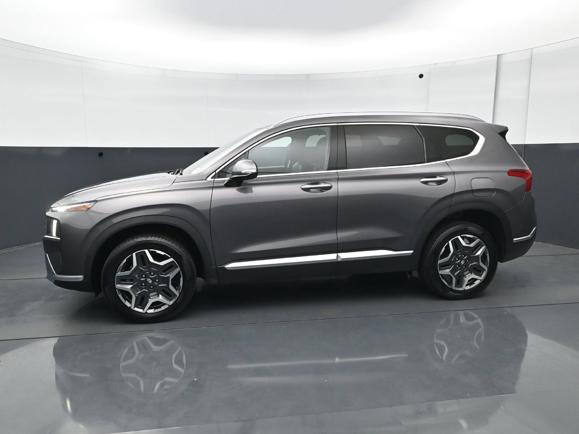 Used 2022 Portofino Gray Hyundai Limited AWD image 2