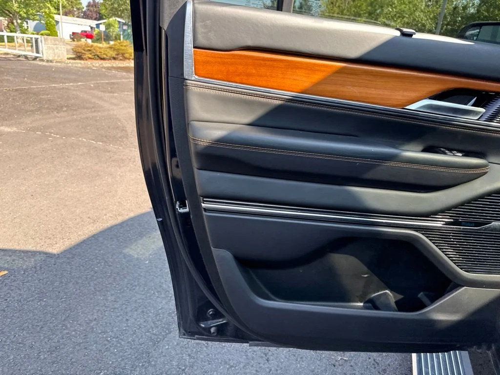 Used 2024 Midnight Jeep Series III image 24