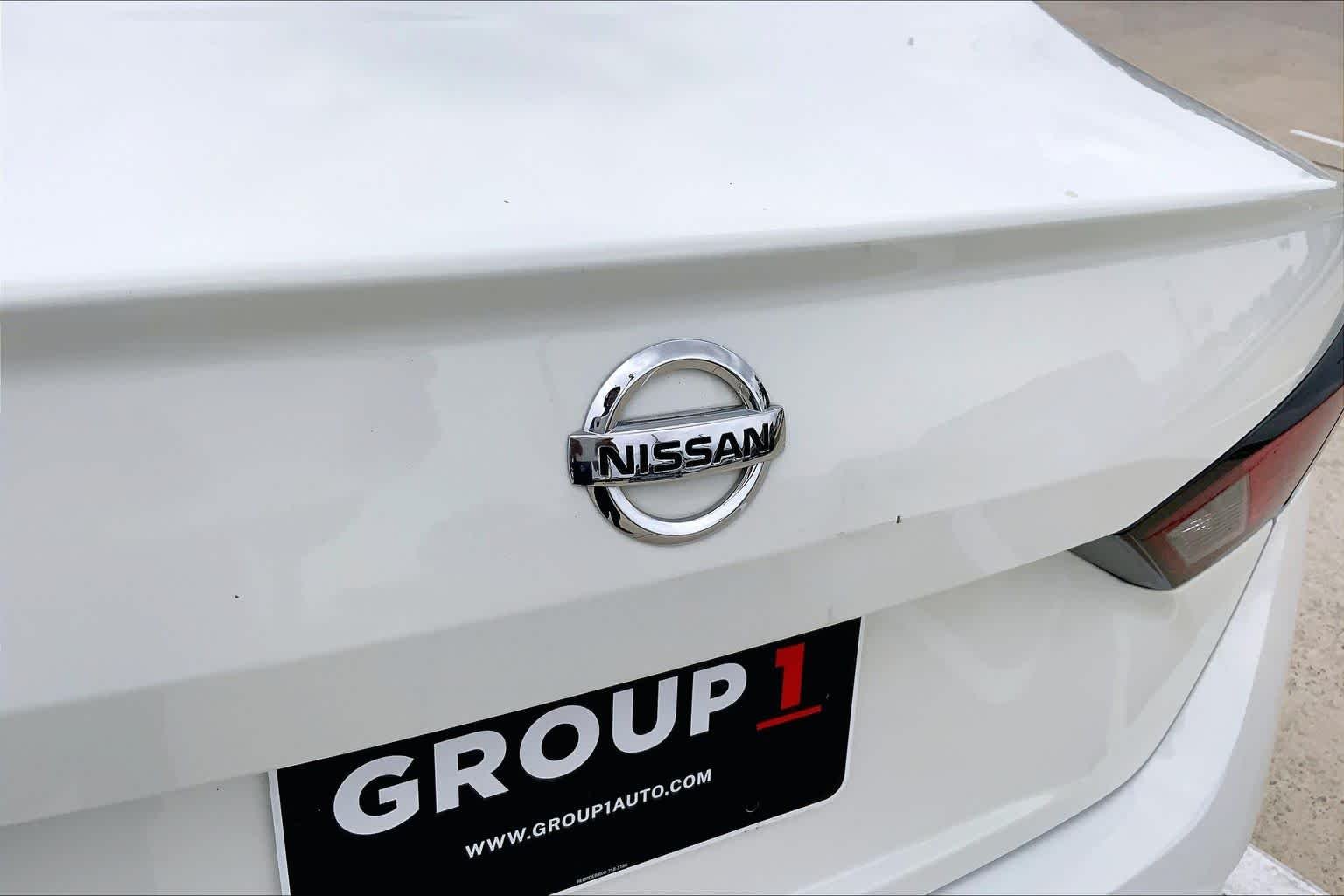 Used 2020 Glacier White Nissan 2.5 S image 10