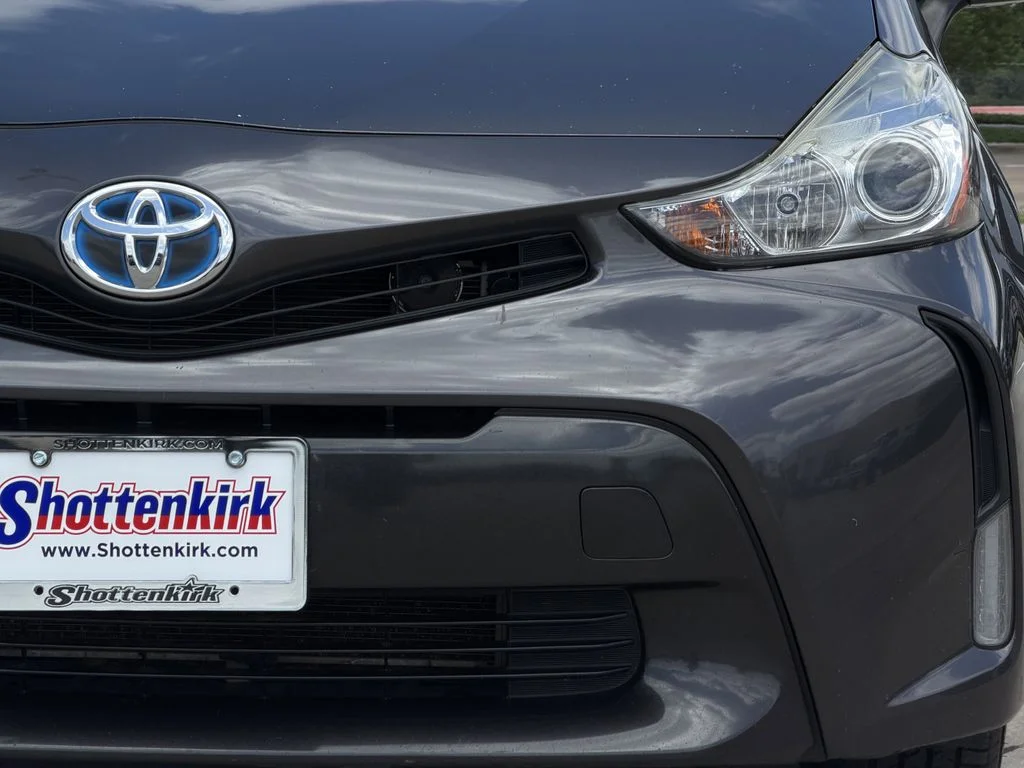 Used 2017 Gray Toyota Three image 8