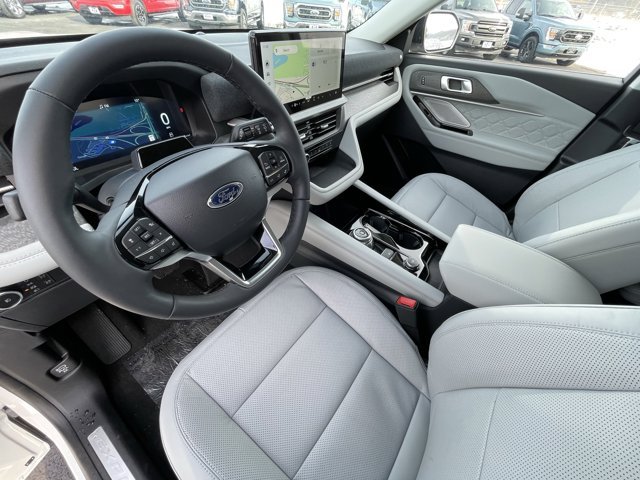 New 2026 Star White Metallic Tri-Coat Ford Platinum™ image 17