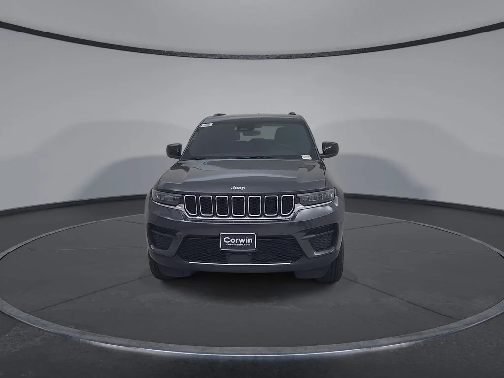 New 2026 Baltic Gray Metallic Clearcoat Jeep Laredo image 5