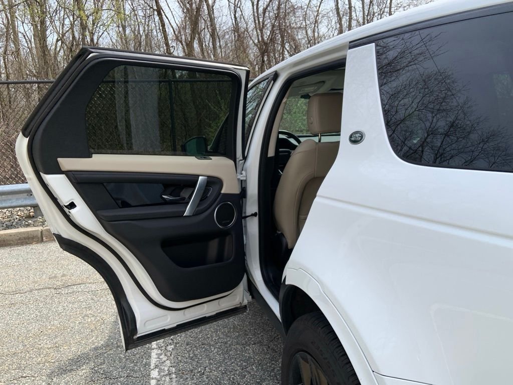 Used 2024 White Land Rover S image 15