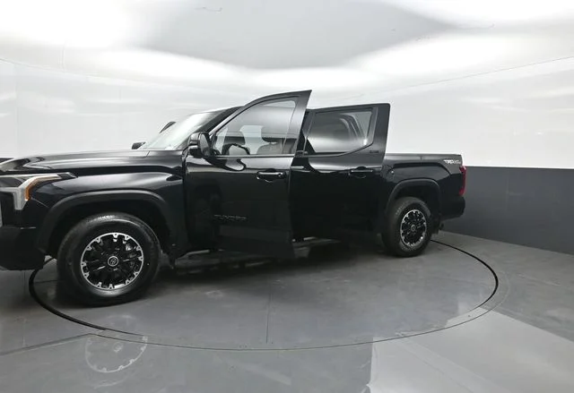 Used 2022 Black Toyota SR5 image 37
