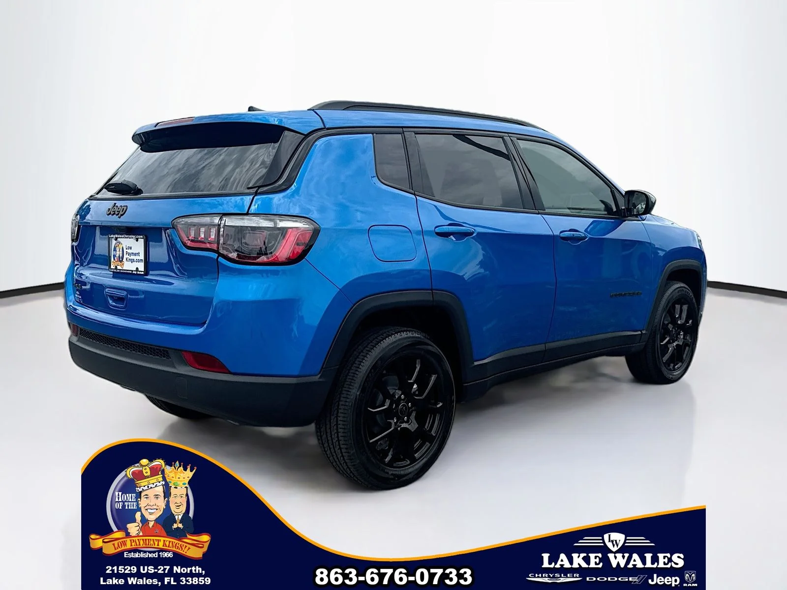 New 2026 Hydro Blue Pearl-Coat Exterior Paint Jeep Latitude image 6