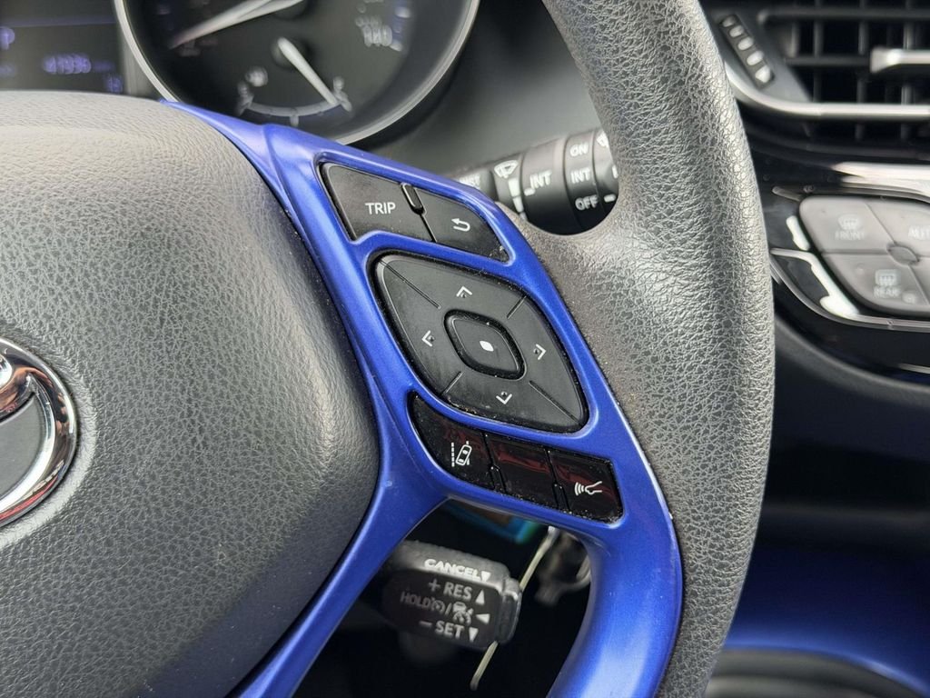 Used 2020 Blue Toyota LE image 9