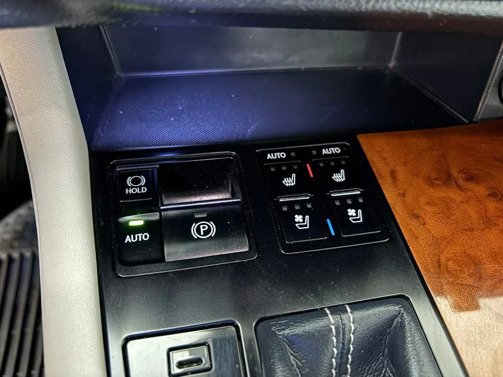 Used 2018 Silver Lexus 450hL Premium image 29