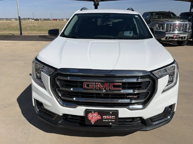 Used 2024 White GMC AT4 image 9