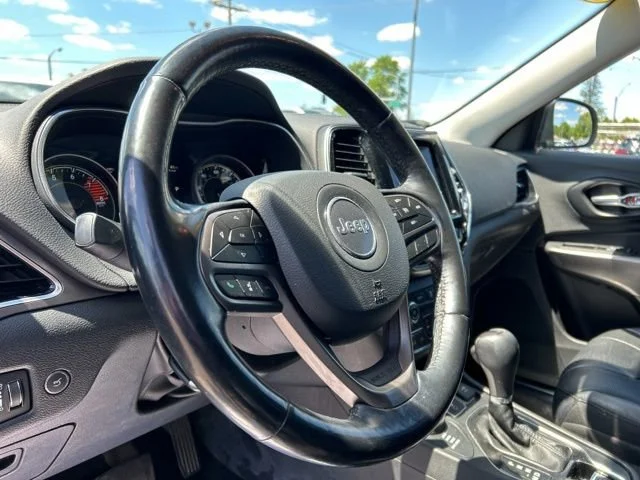 Used 2020 Blue Jeep Limited 4x4 image 33