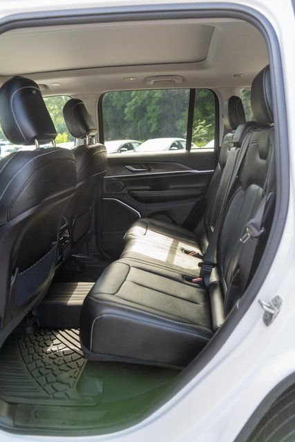 Used 2023 White Jeep 4xe image 12