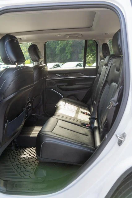 Used 2023 White Jeep 4xe image 12