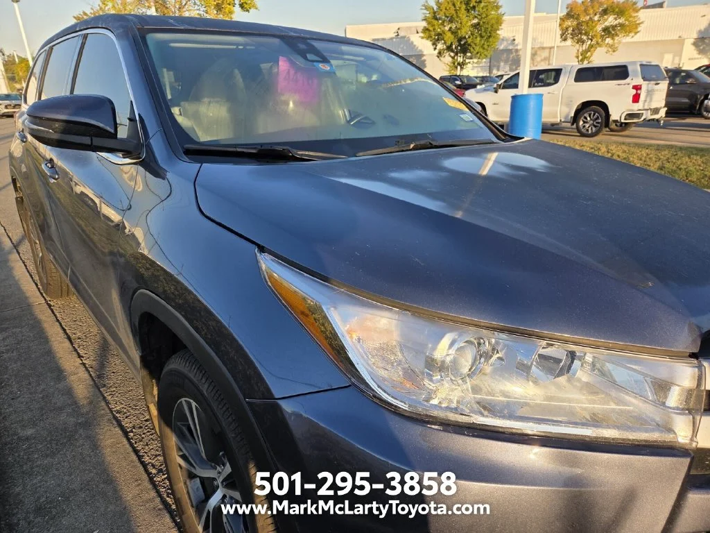 Used 2019 Blue Toyota LE Plus image 7