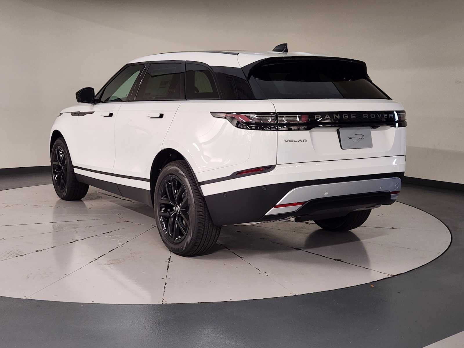 New 2026 Fuji White Land Rover S image 6