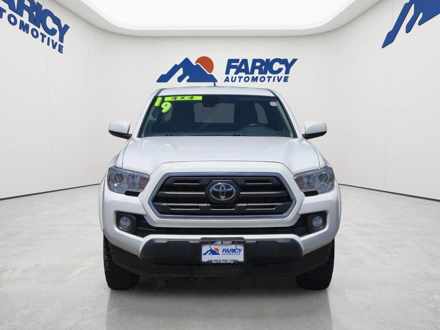 Used 2019 Super White Toyota SR5 image 2