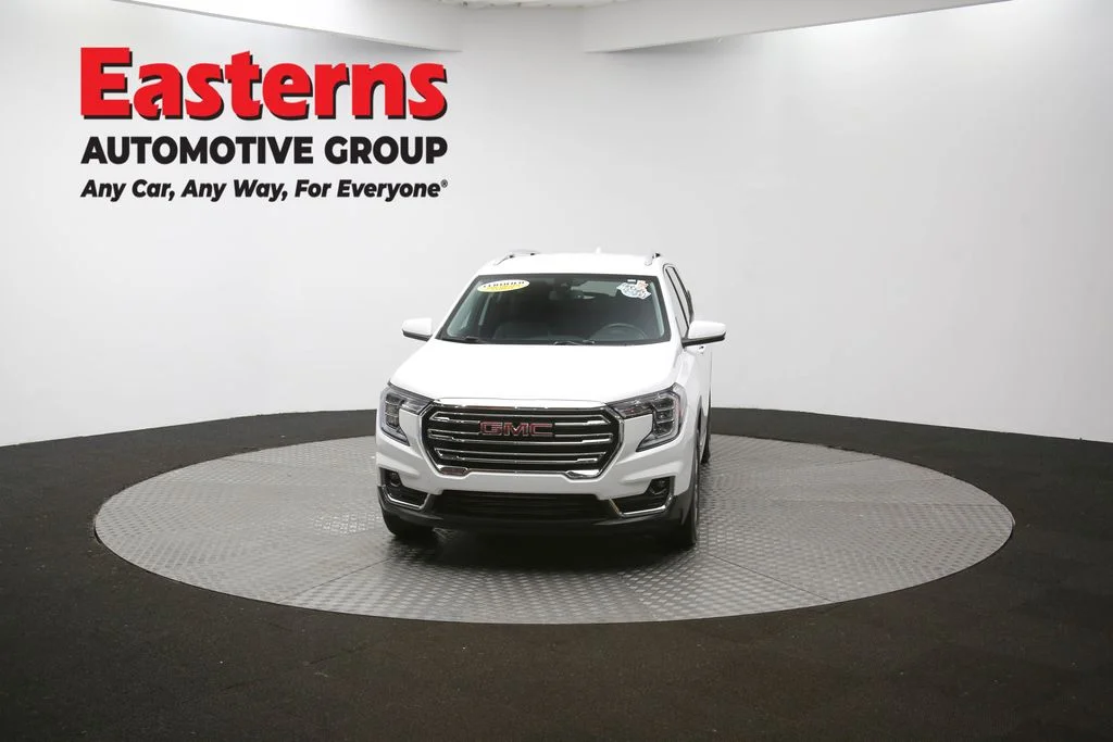 Used 2023 White GMC SLT image 55