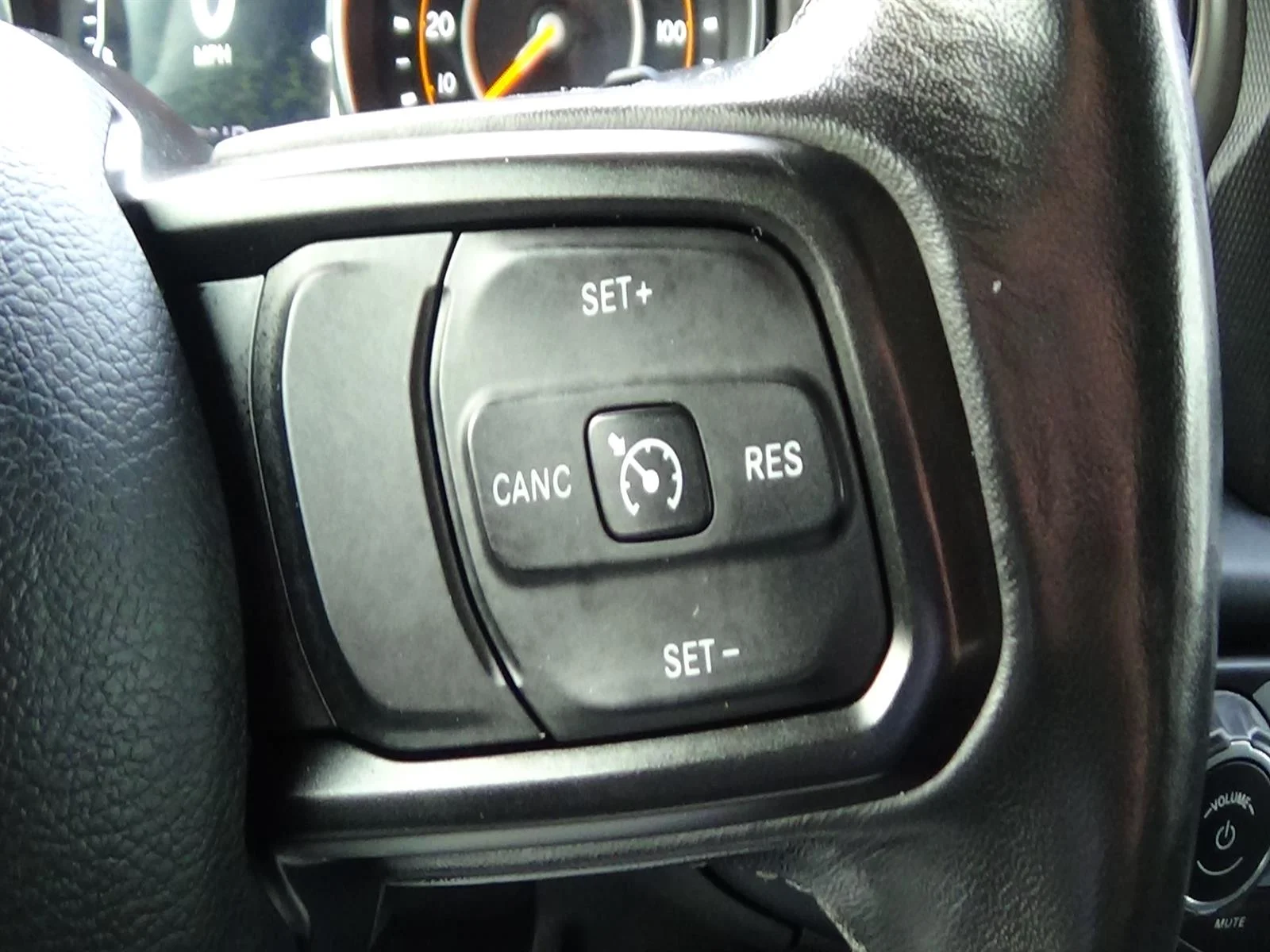 Certified Used 2019 Billet Silver Metallic Clear Coat (psc) Jeep Sport S image 20
