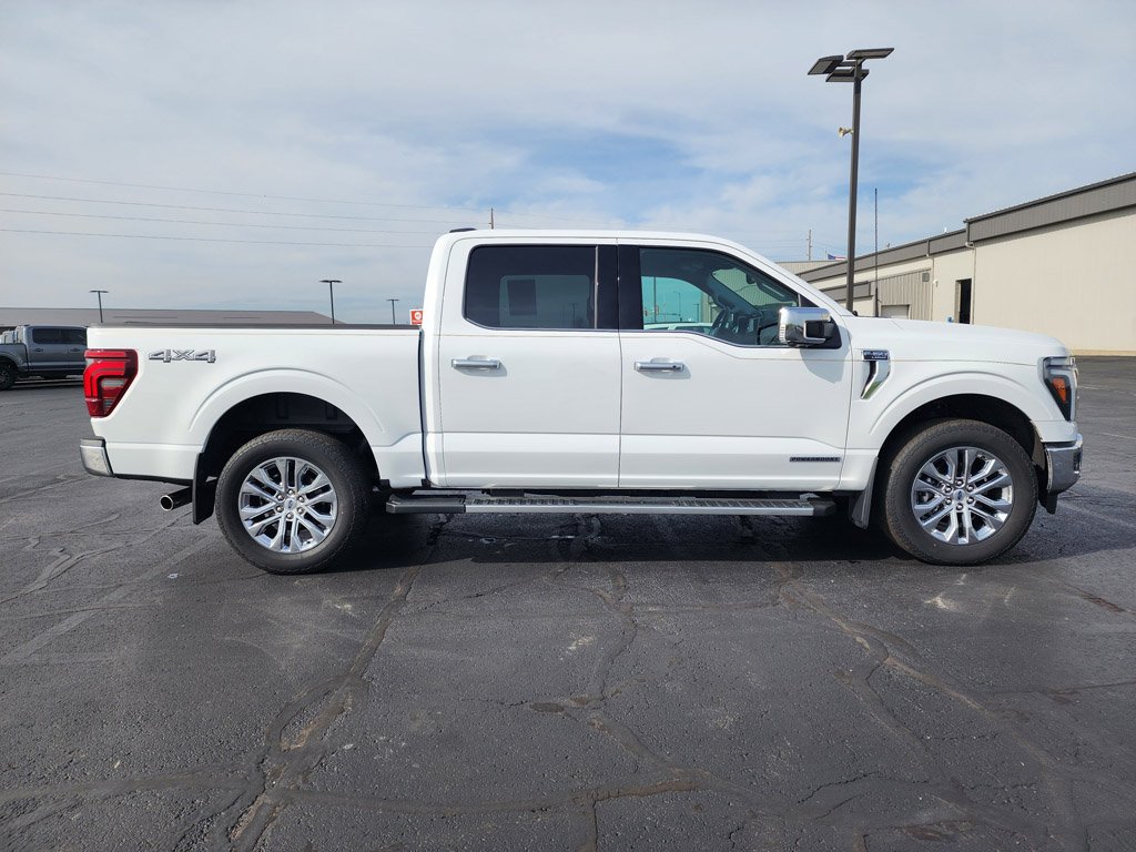 Used 2025 Oxford White Ford LARIAT image 3